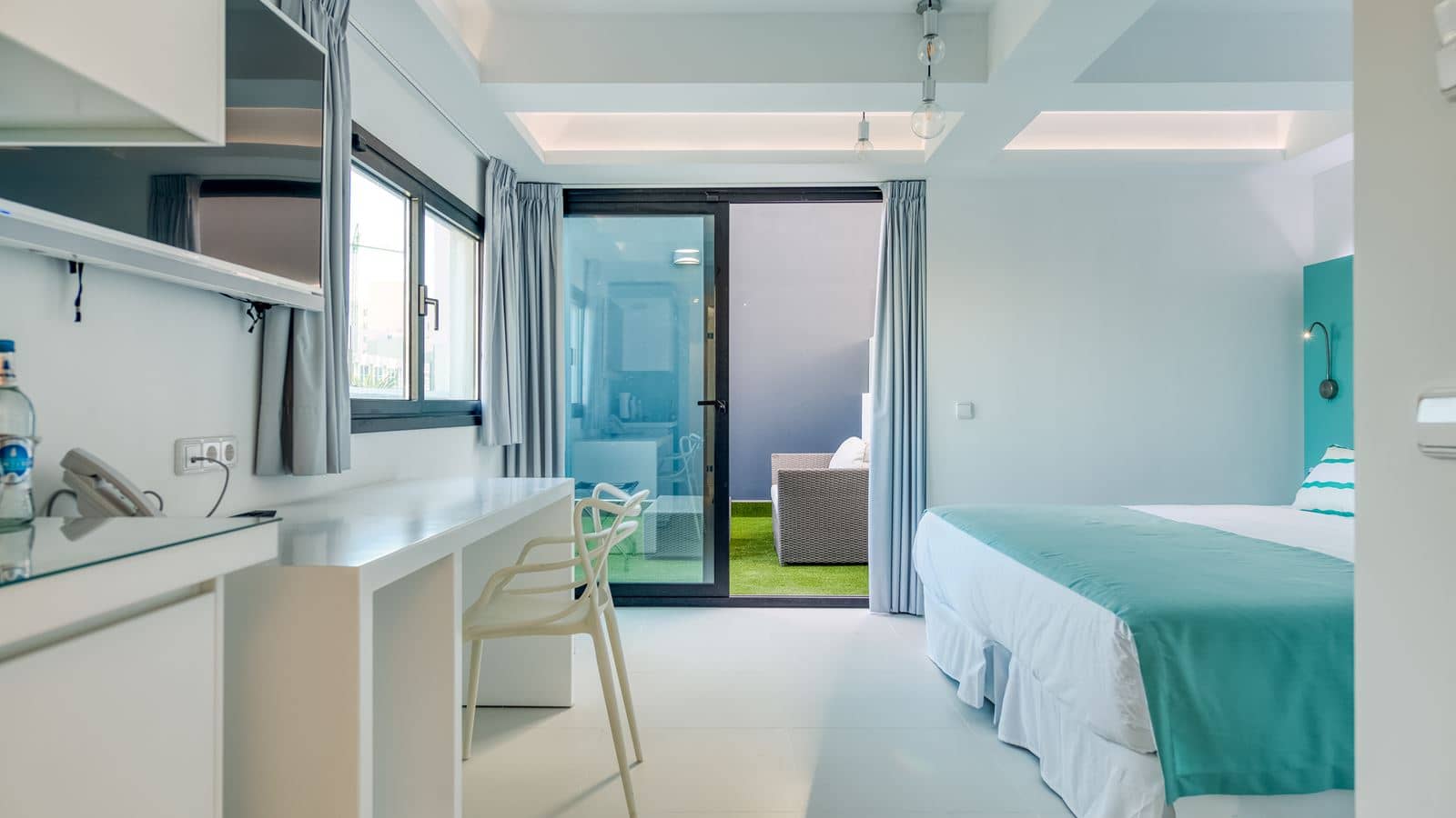 rooms-suite-terrace-emblem--sut