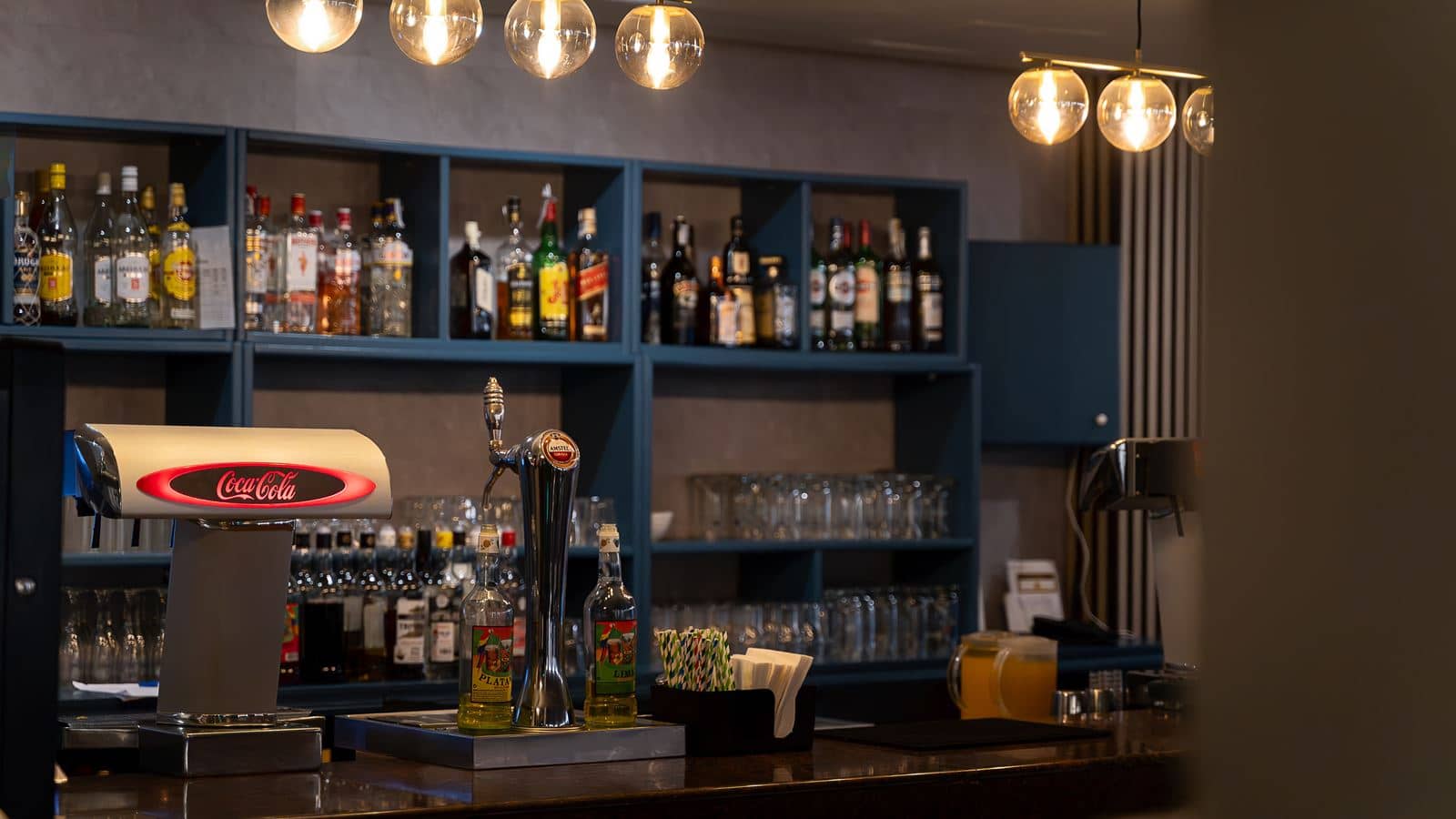 bars-disco-bar-winter