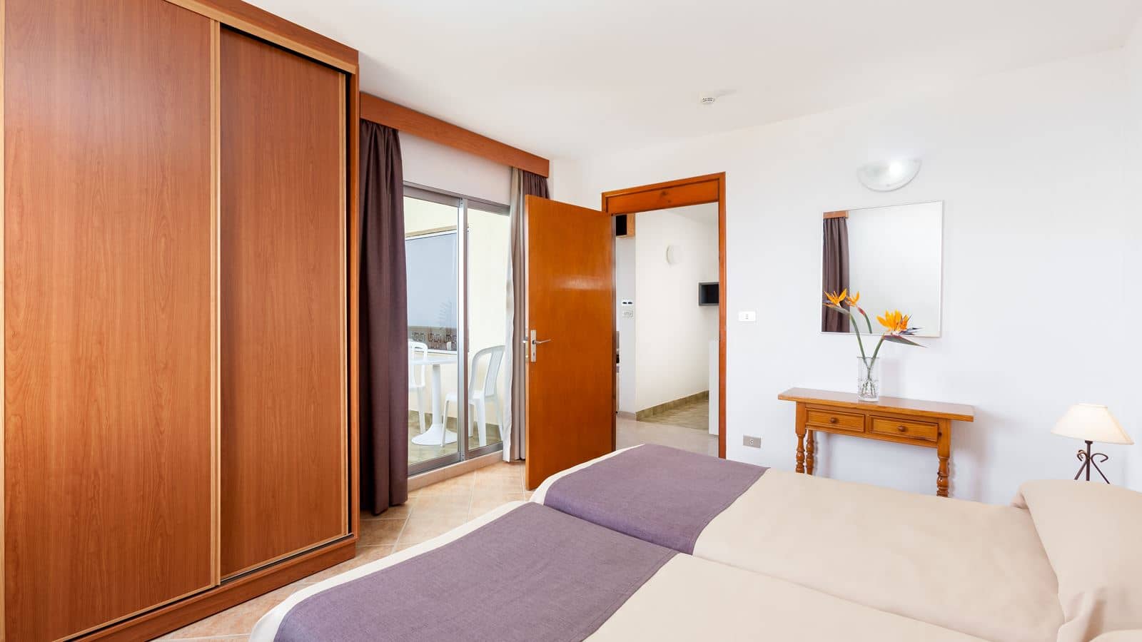 rooms-apartment-mountain-view