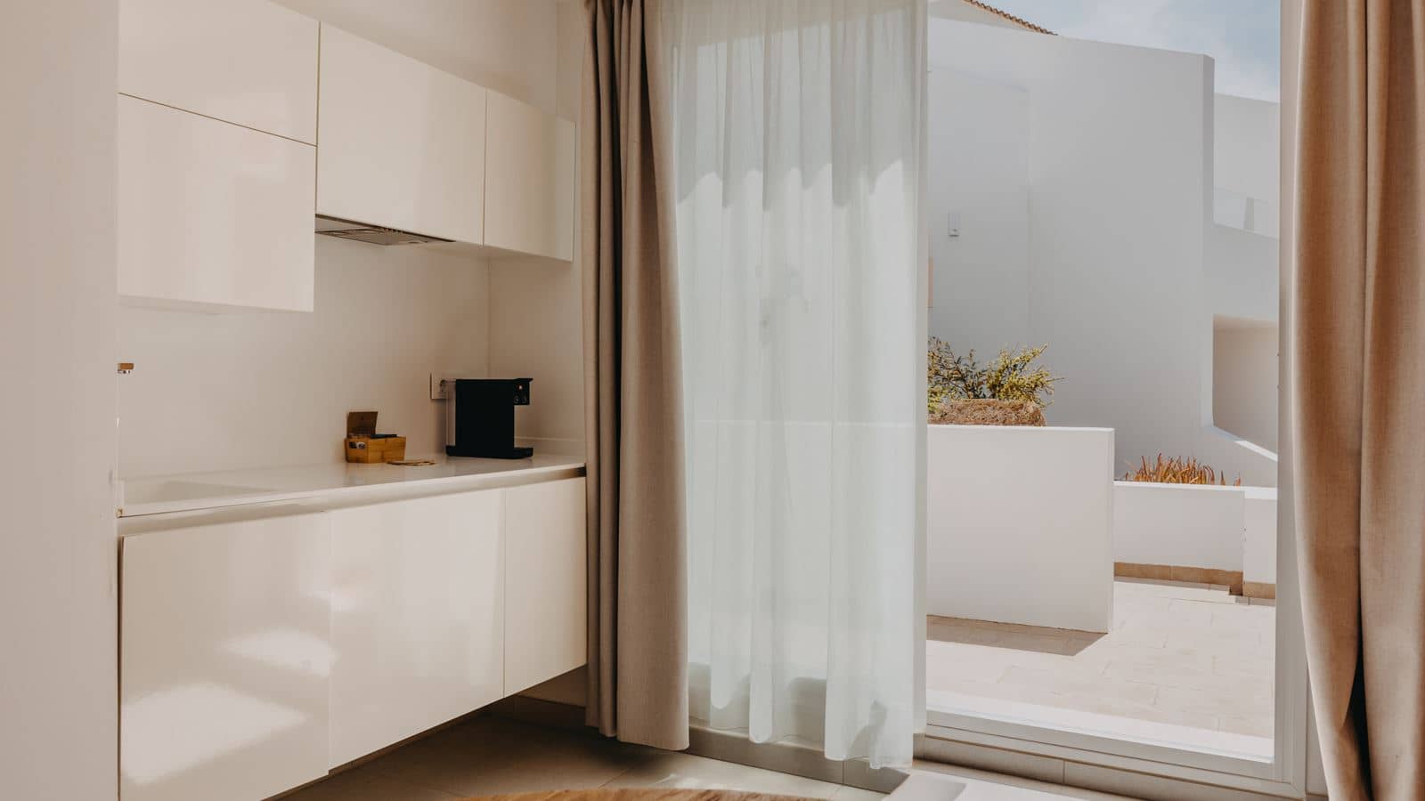 rooms-open-suite