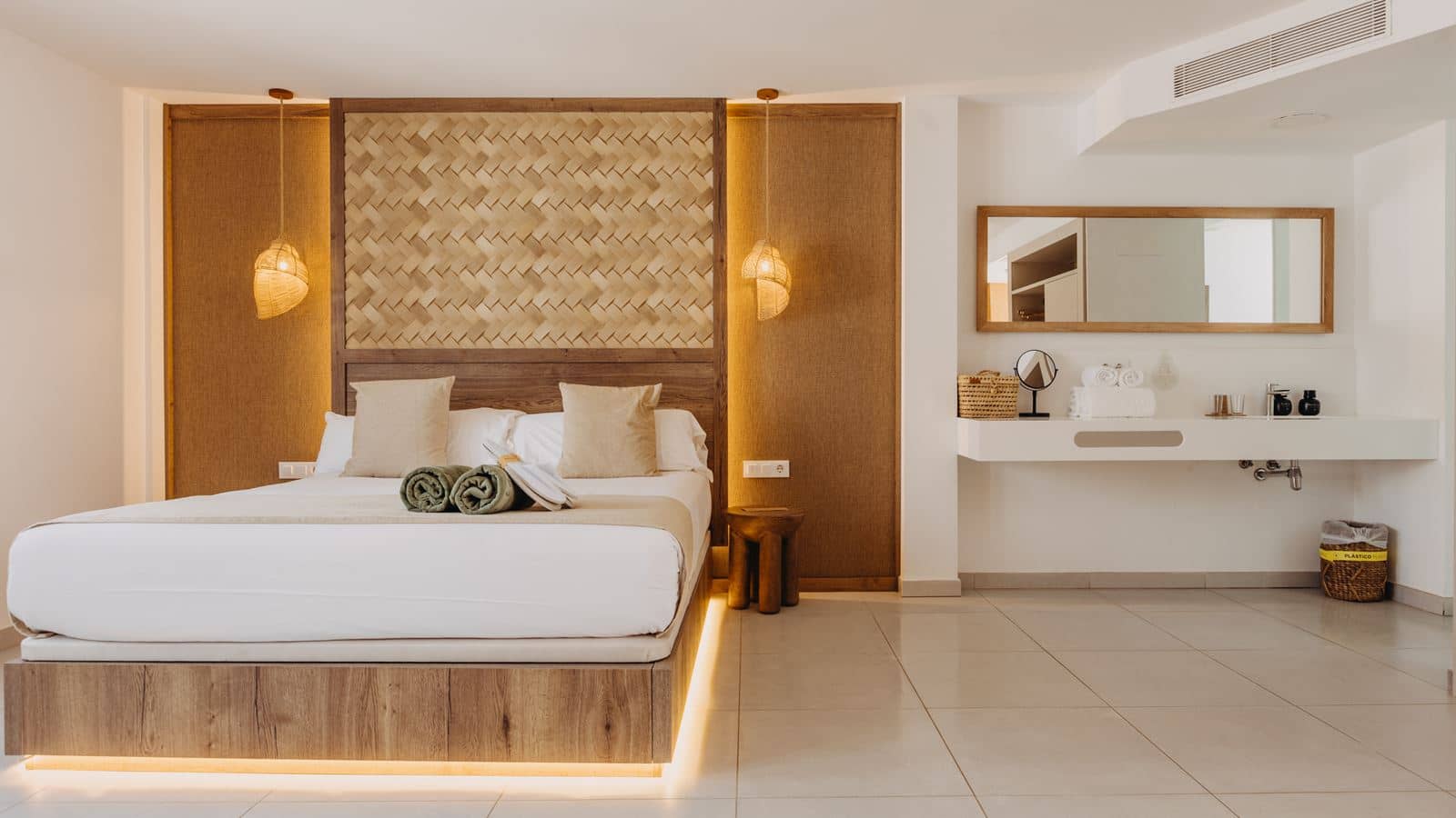 rooms-open-suite