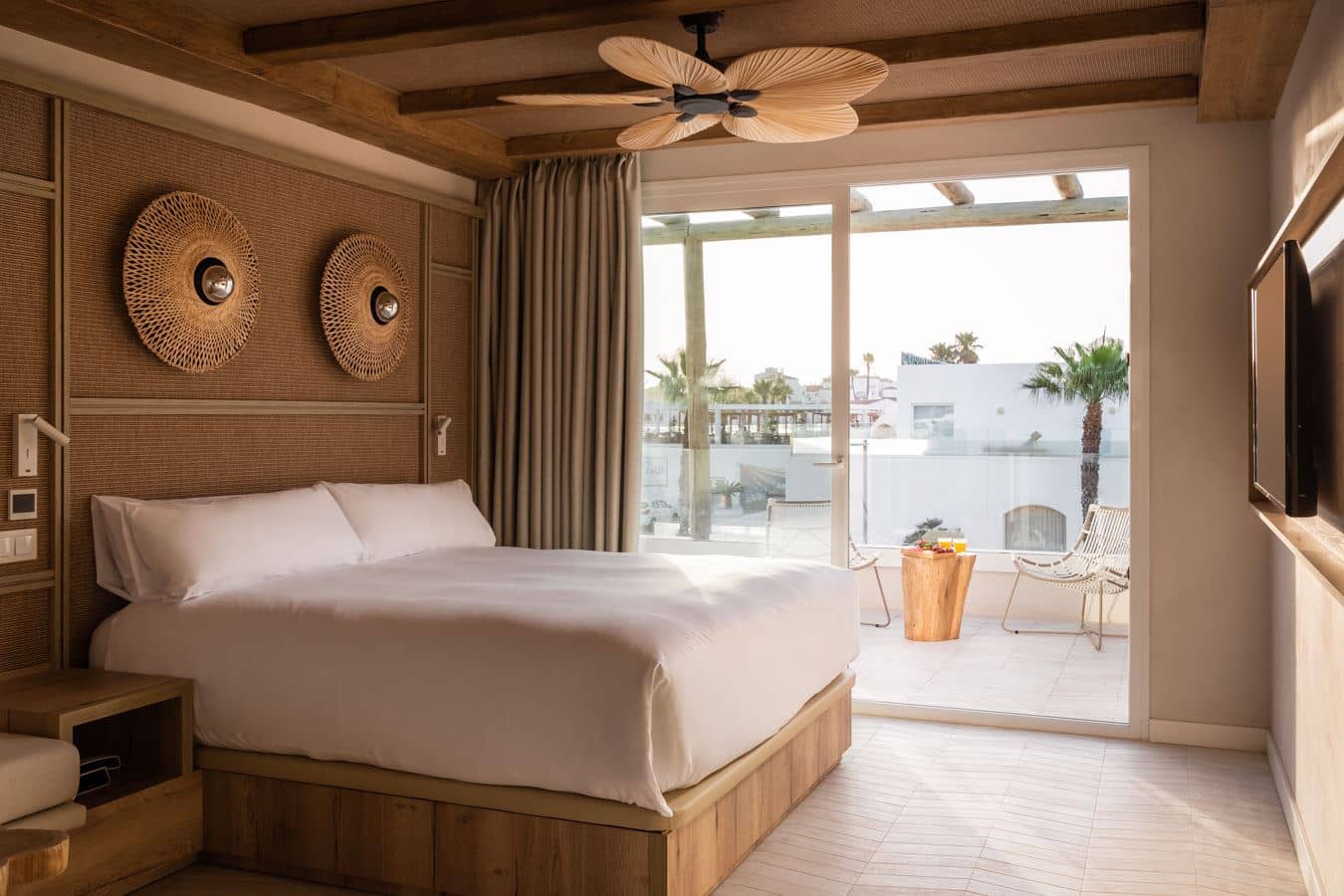 rooms-private-pool-room