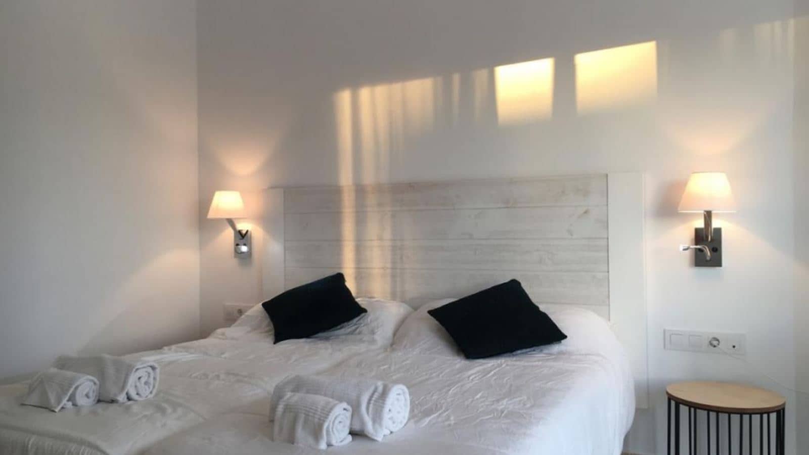 rooms-db--twin-side-sea-view-balcony-or-terrace