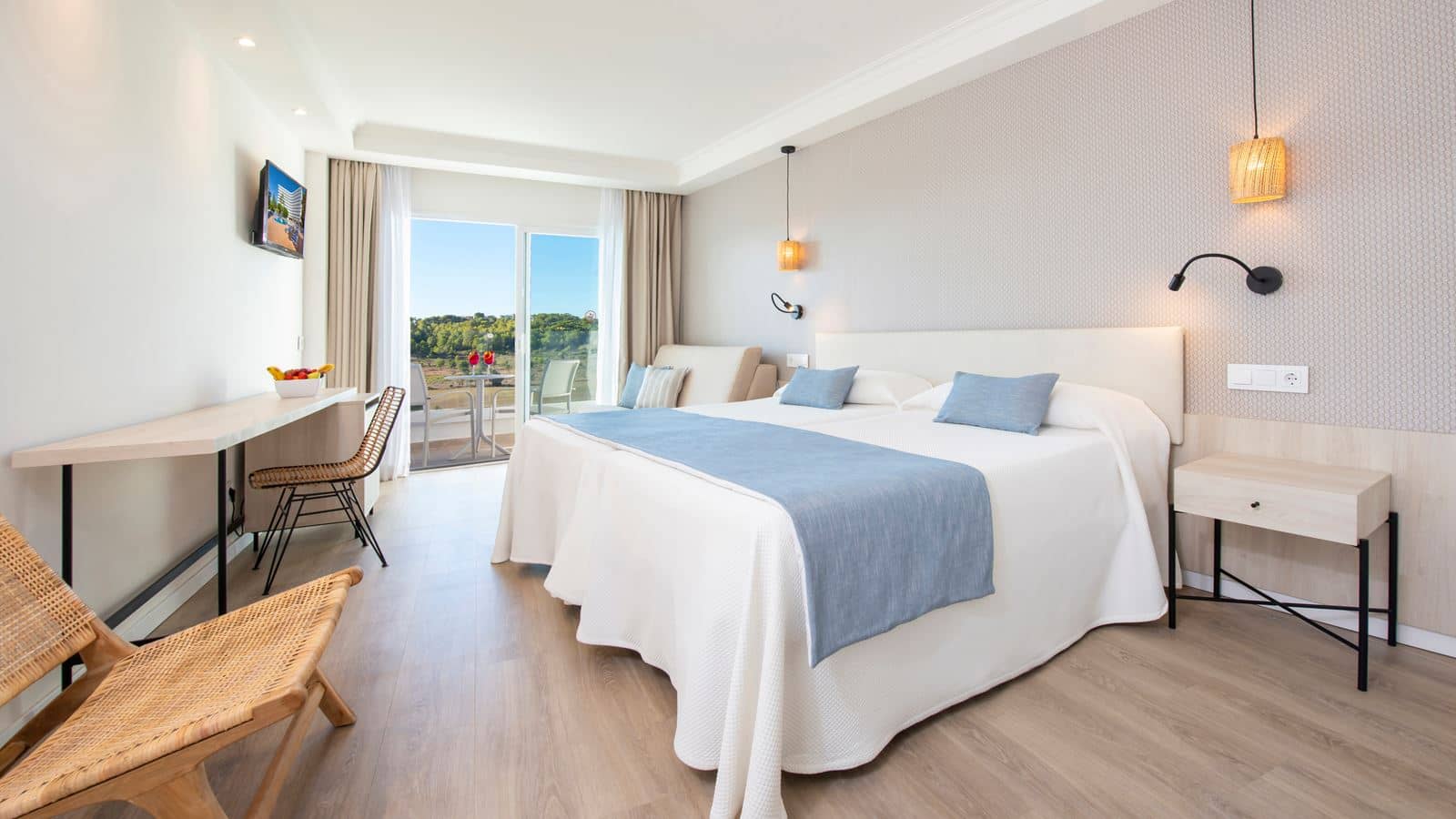 rooms-family-room