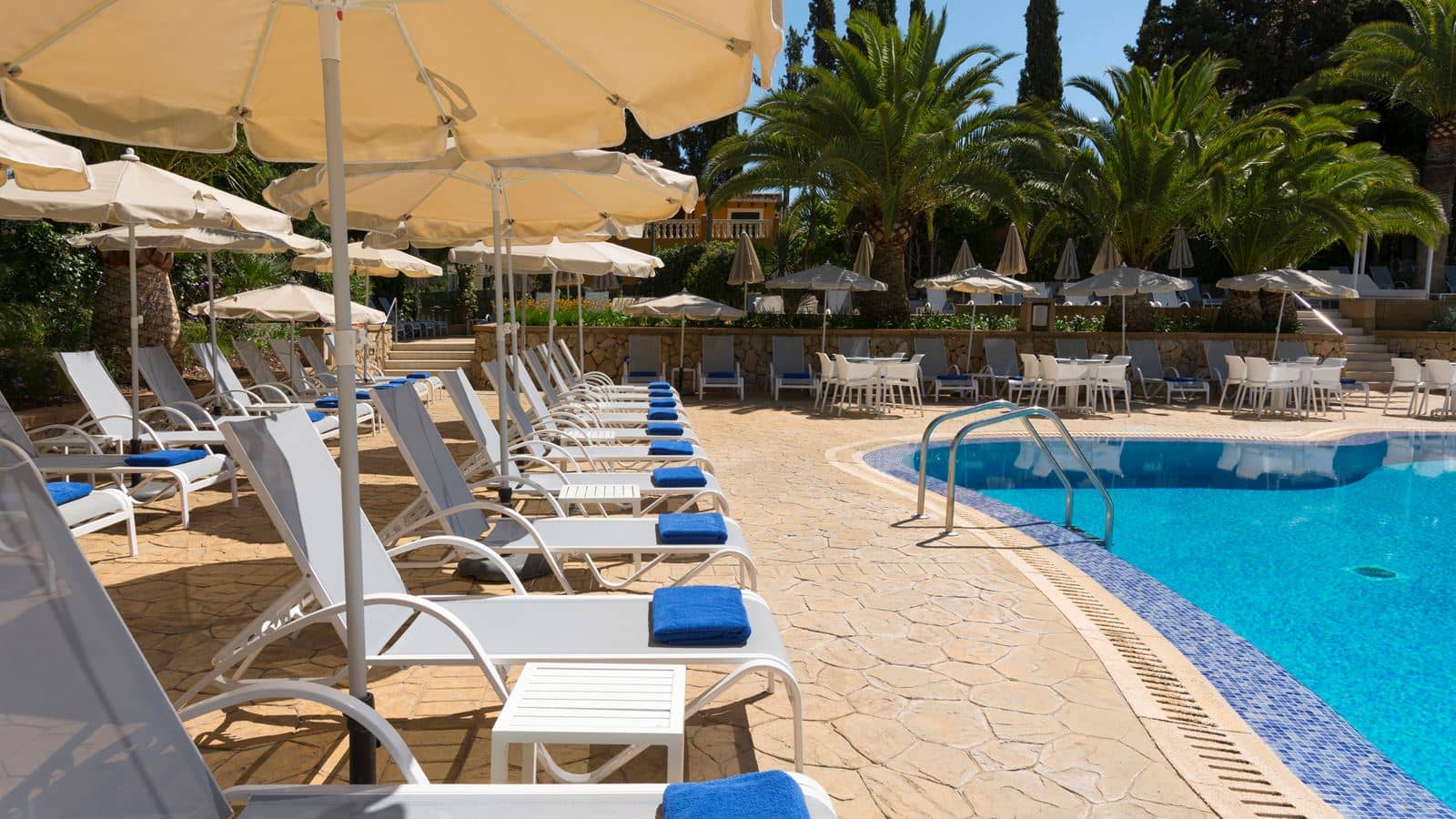 pools-outdoor-pool
