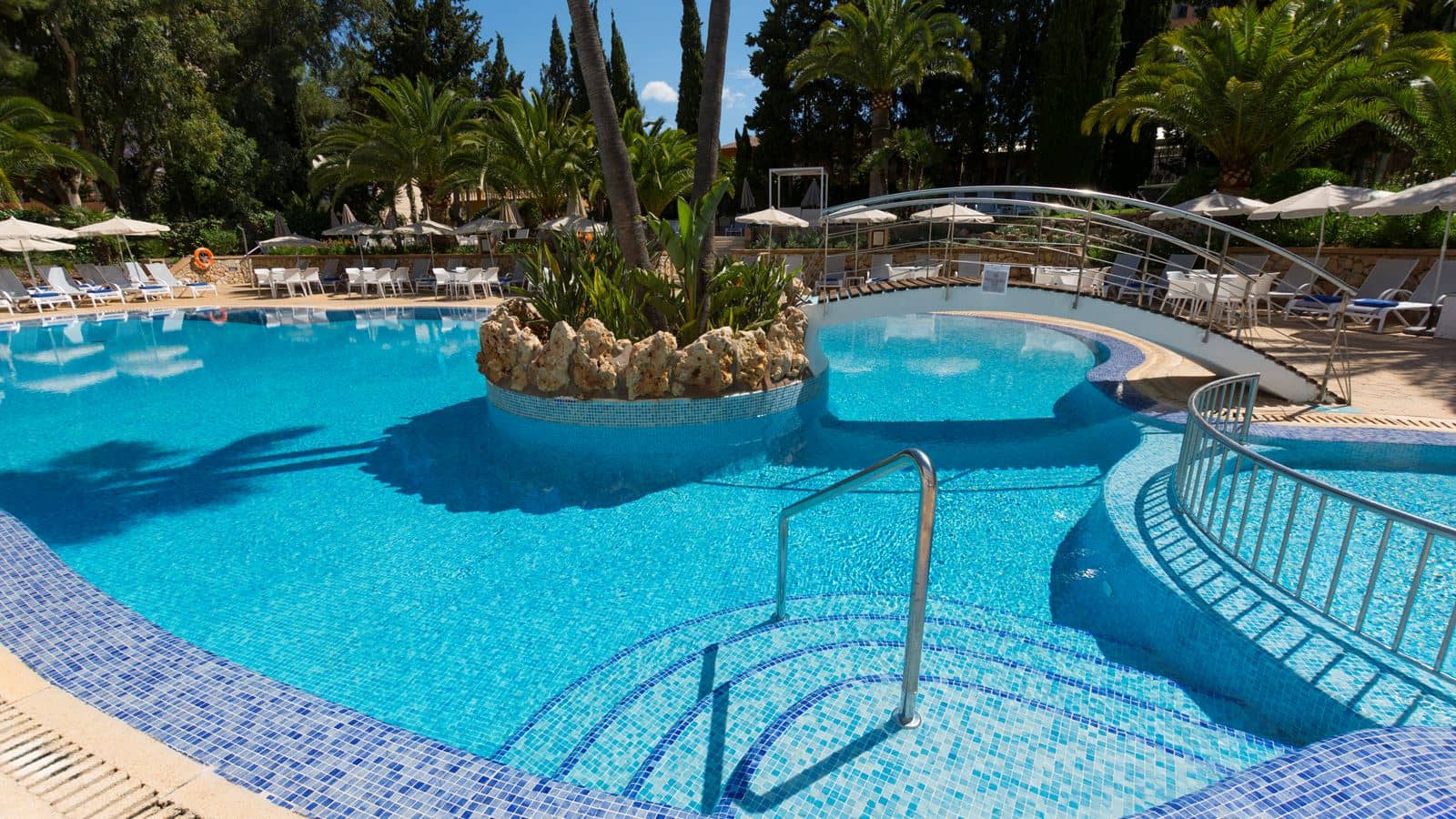 pools-outdoor-pool