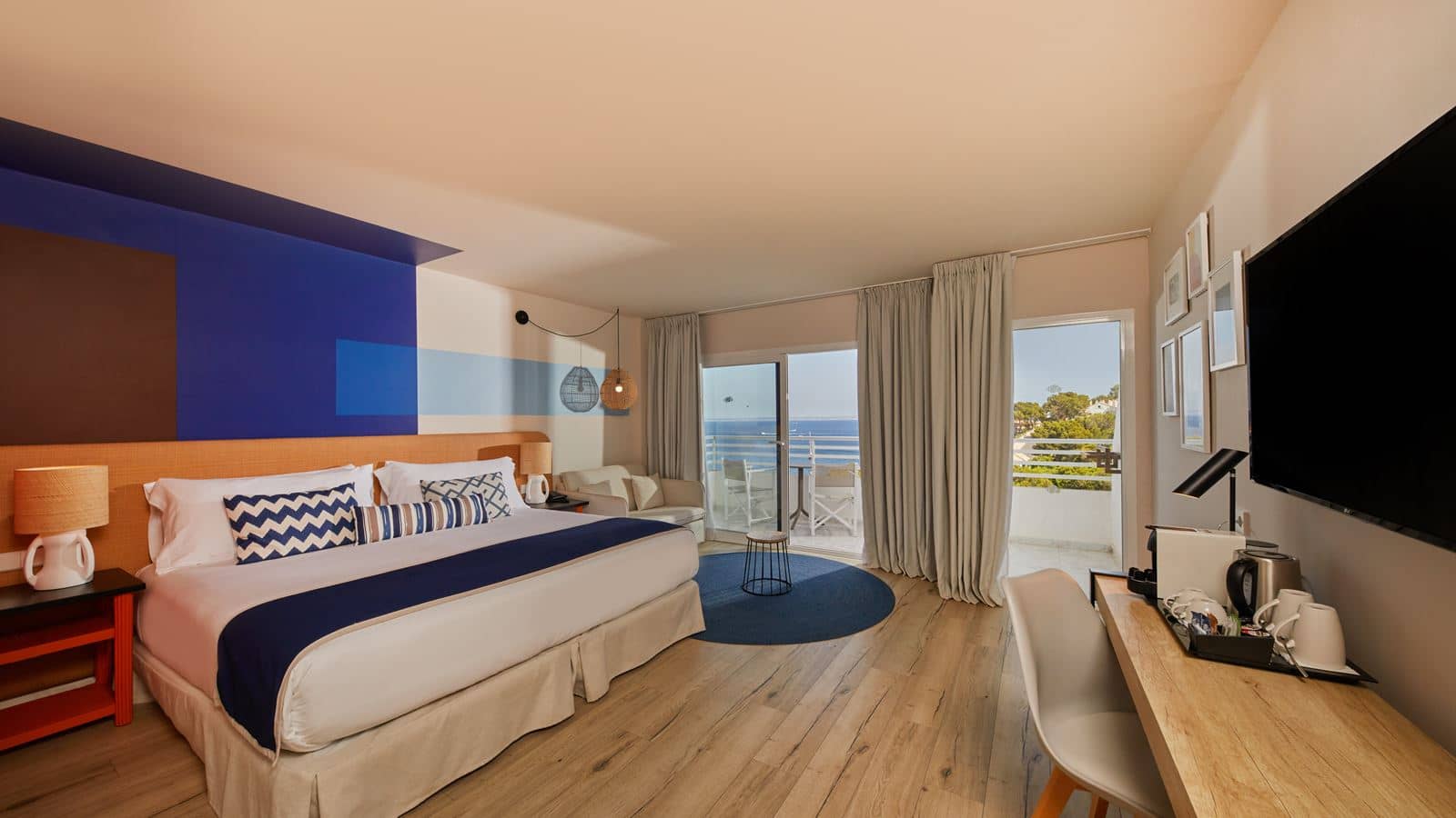 rooms-my-favourite-club-double-premium-frontal-seaview-balcony-or-terrace