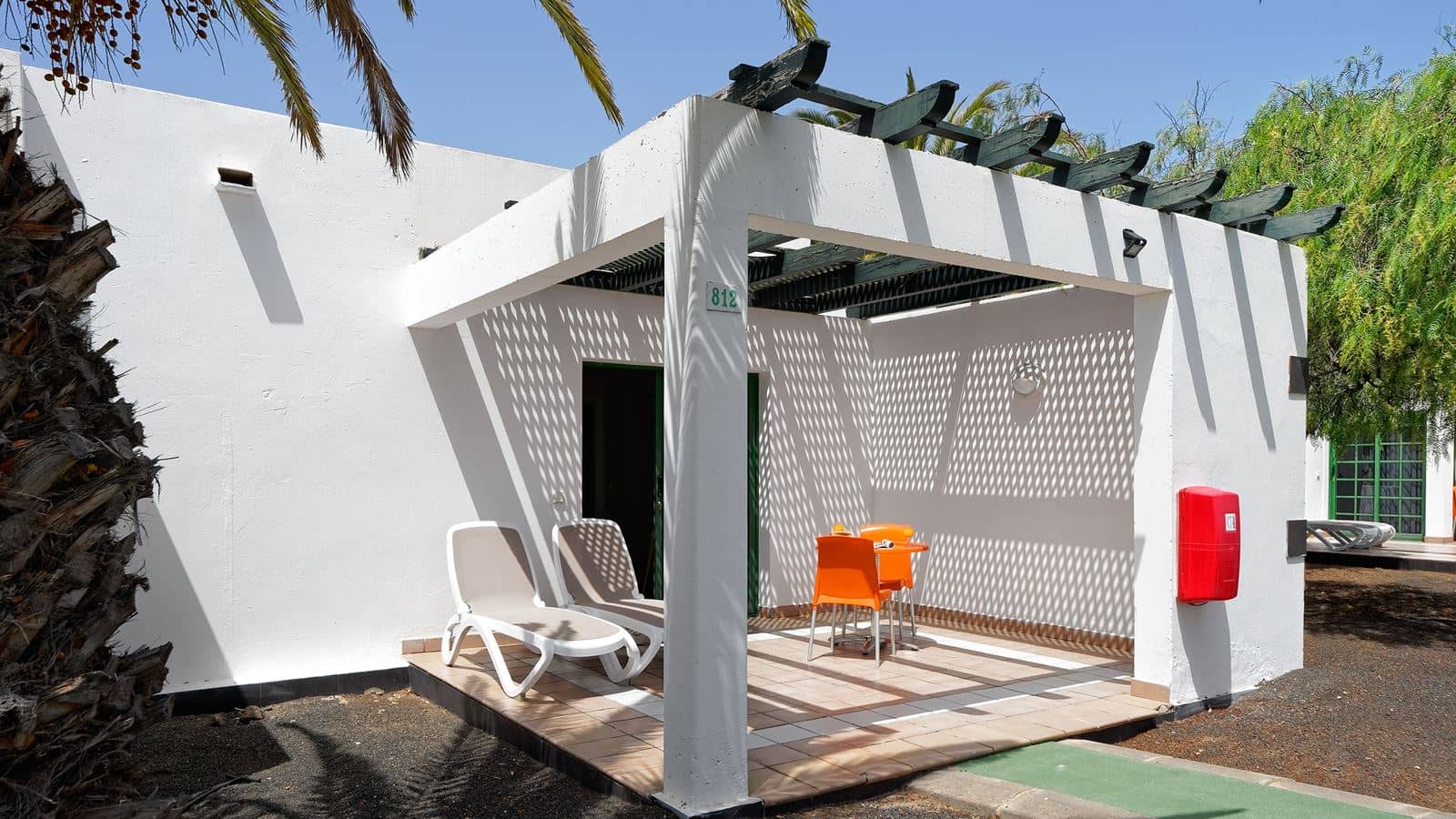 rooms-bungalow-single-use-with-terrace