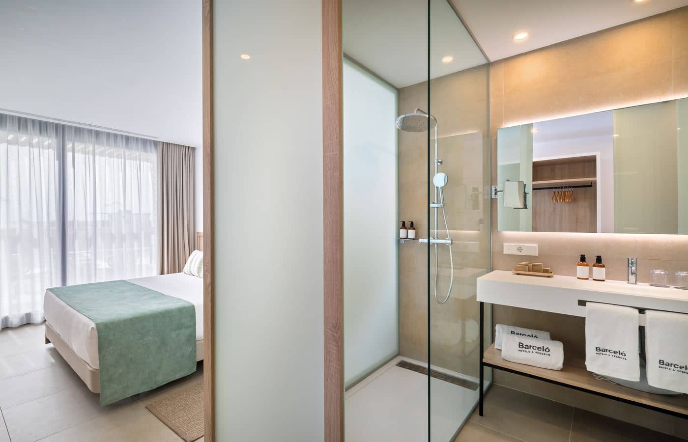 rooms-sup--superior-double-room-with-balcony