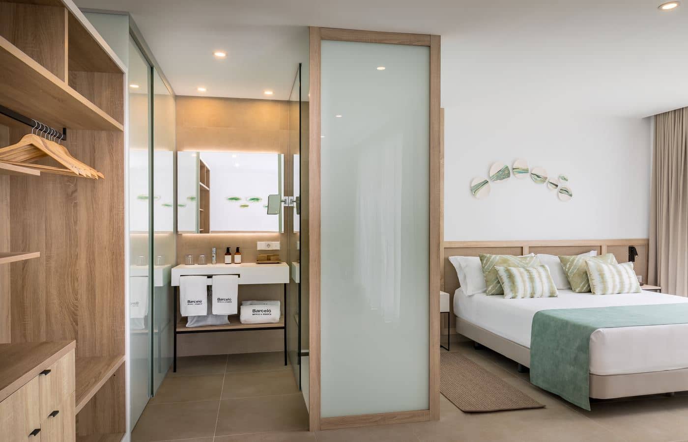 rooms-js--junior-suite-with-terrace-sea-view