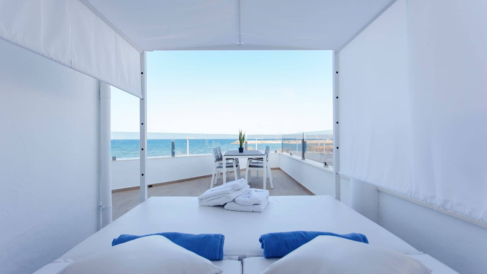 rooms-1-bedroom-apartment-premium-front-sea-view-with-terrace