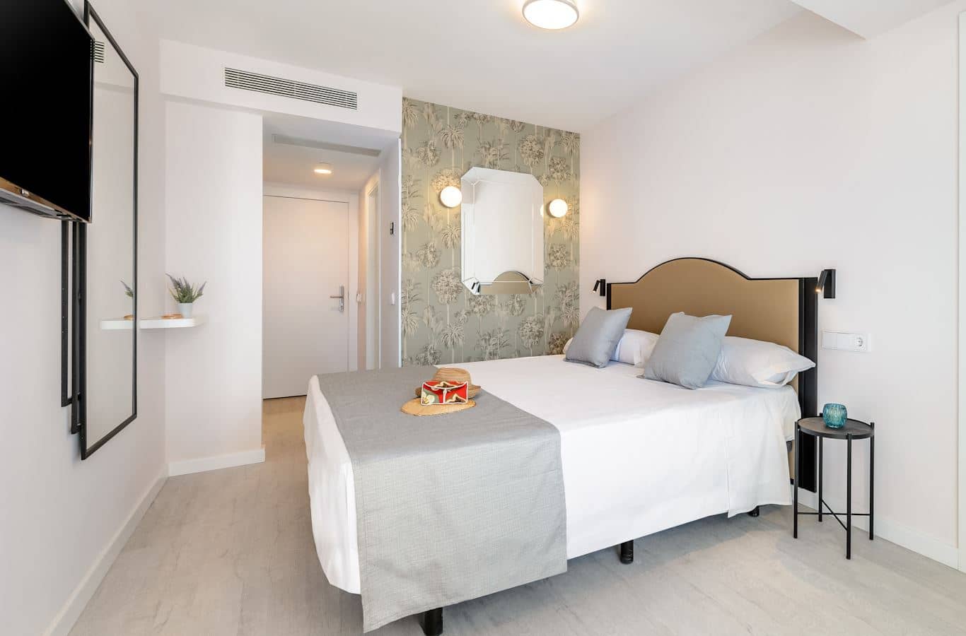 rooms-single-room-balcony-or-terrace