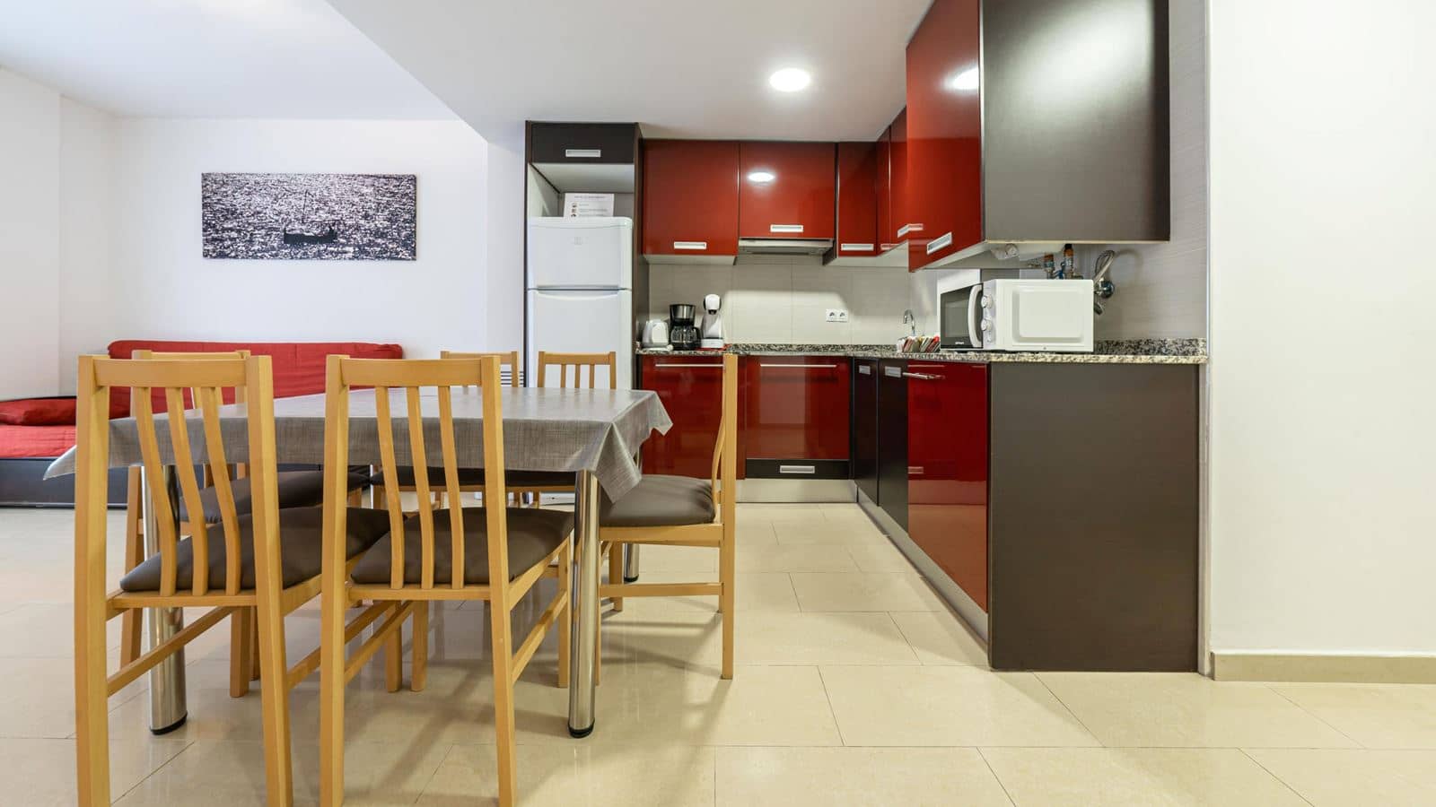 rooms-apartment-2-bedroom-with-balcony