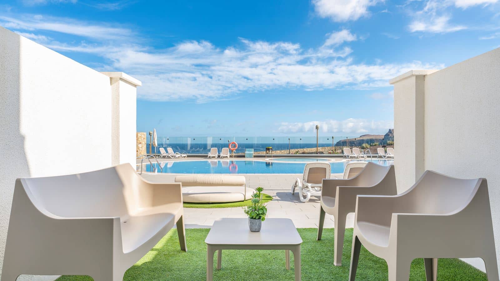 rooms-double-room-pool-view-with-terrace