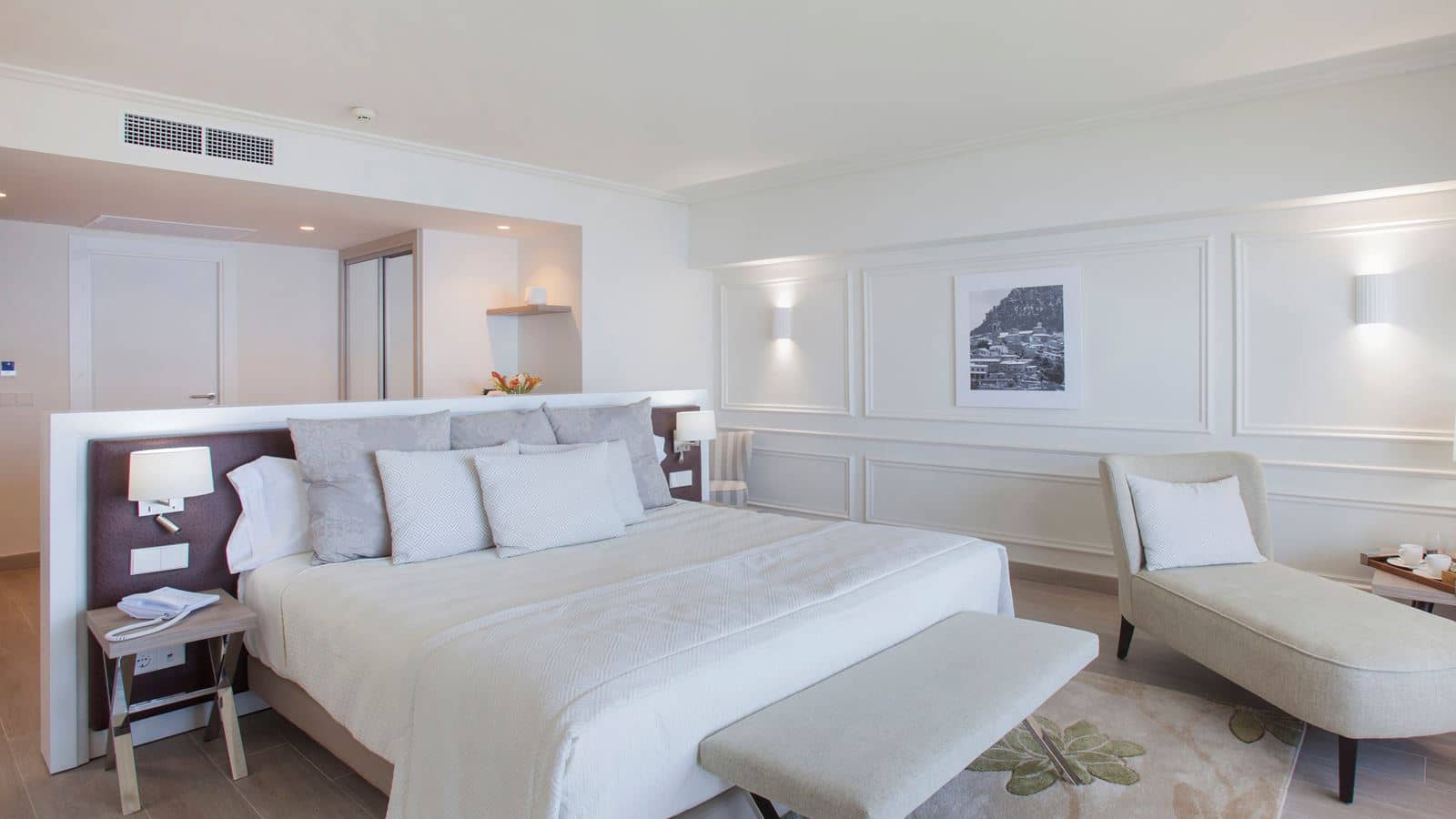 rooms-junior-suite-sea-view-balcony