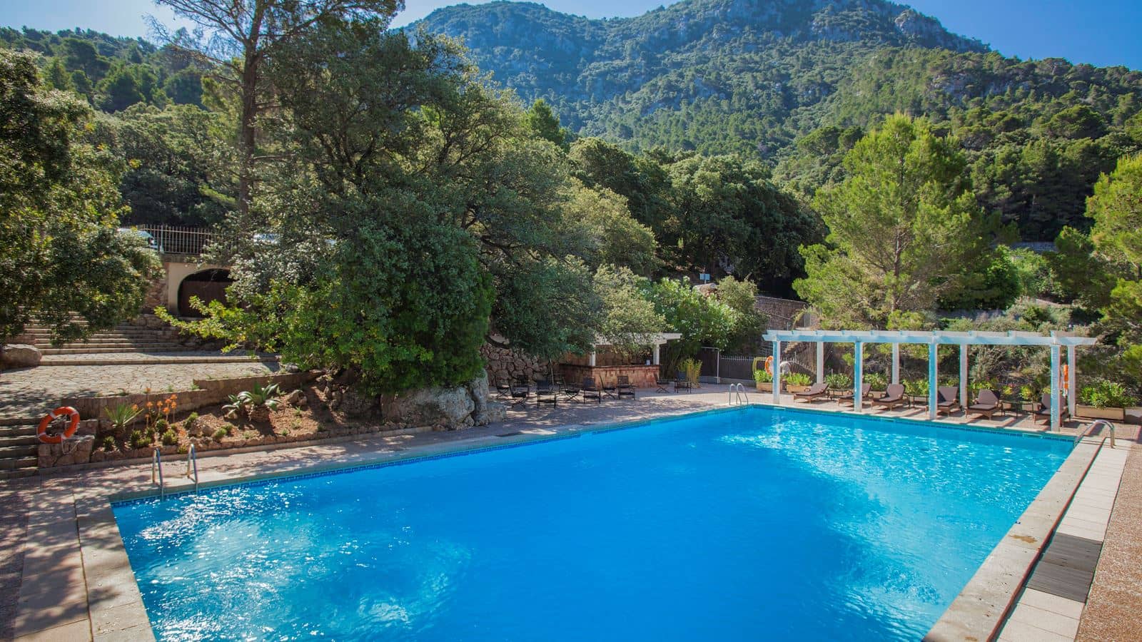 pools-outdoor-pool