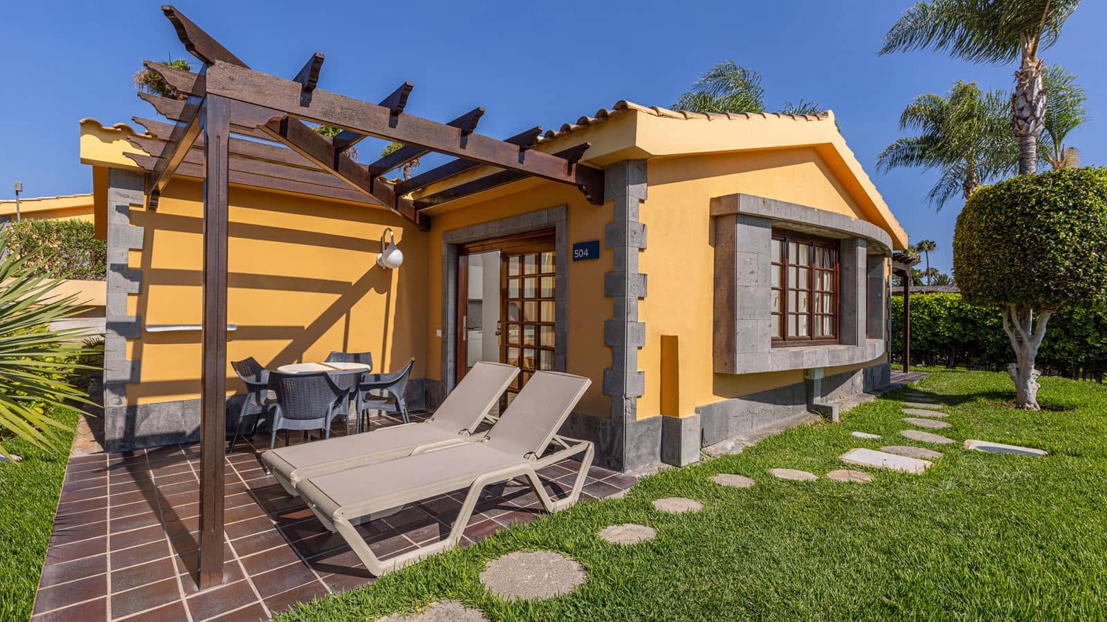 rooms-2-bedrooms-bungalow-with-terrace