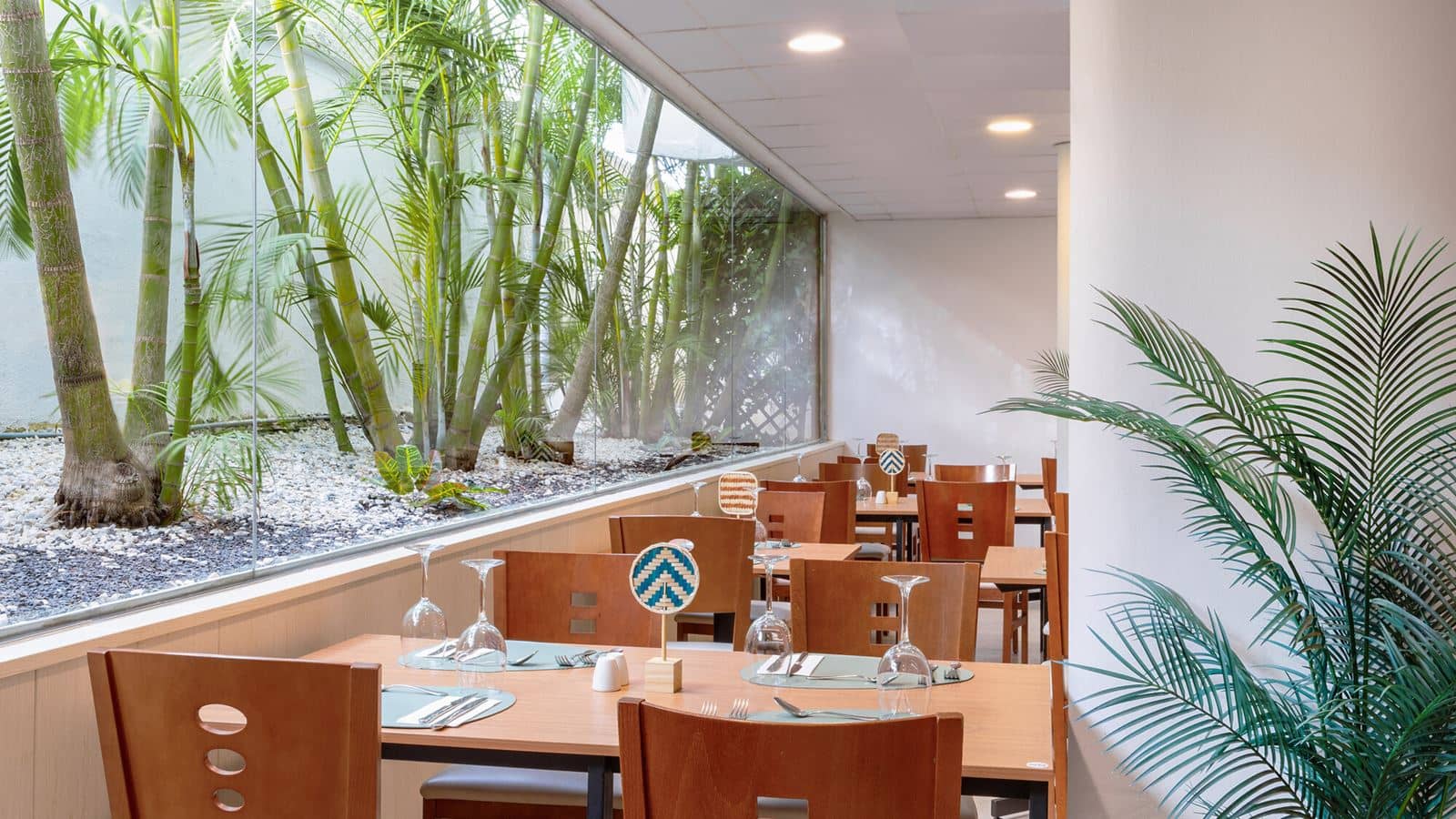restaurants-main-building
