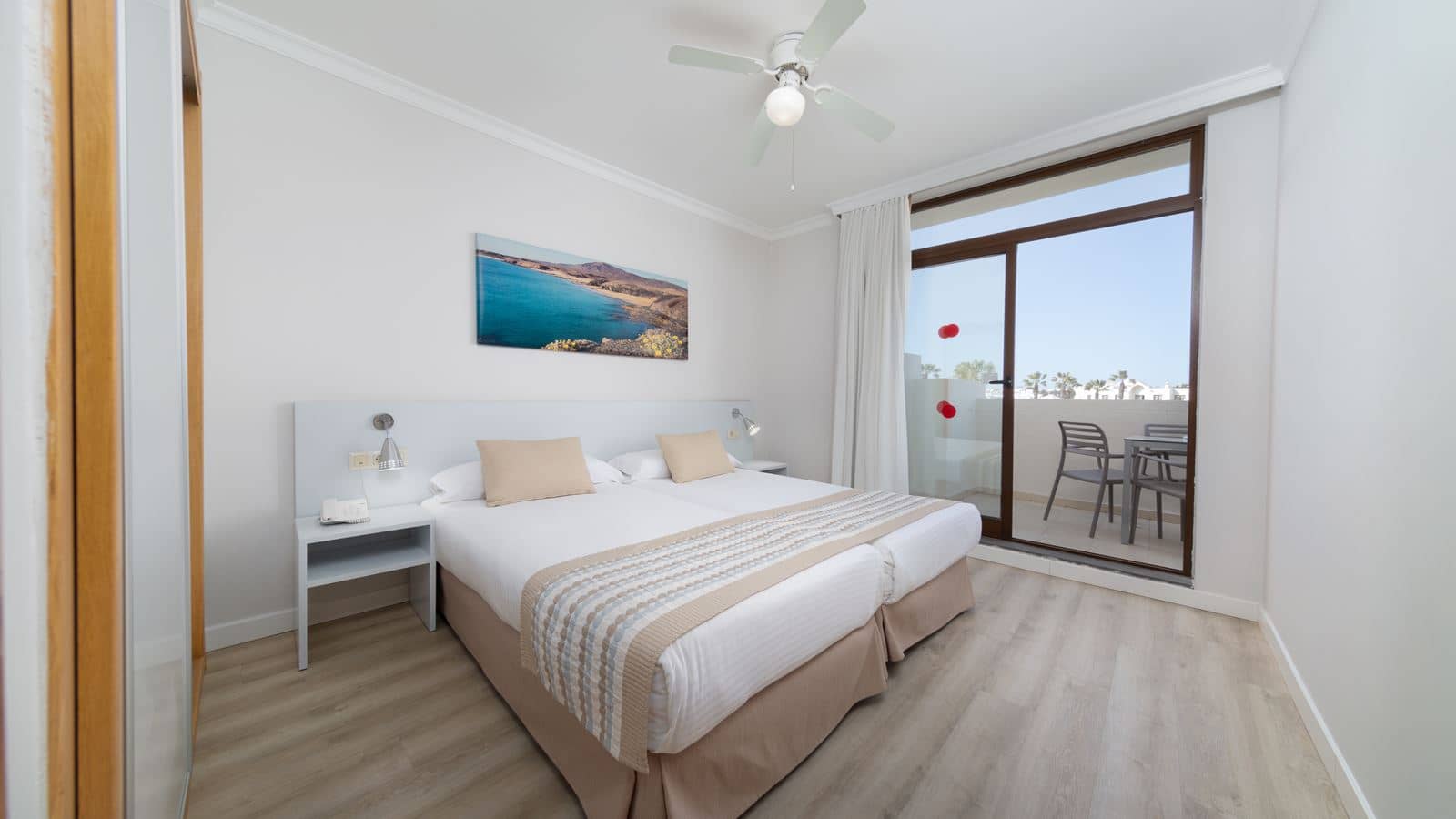 rooms-junior-suite-balcony-or-terrace