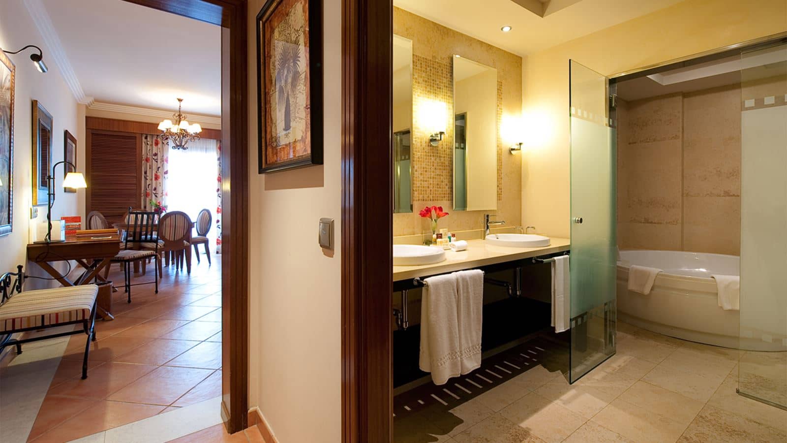 rooms-junior-suite-deluxe-sea-view-balcony-or-terrace