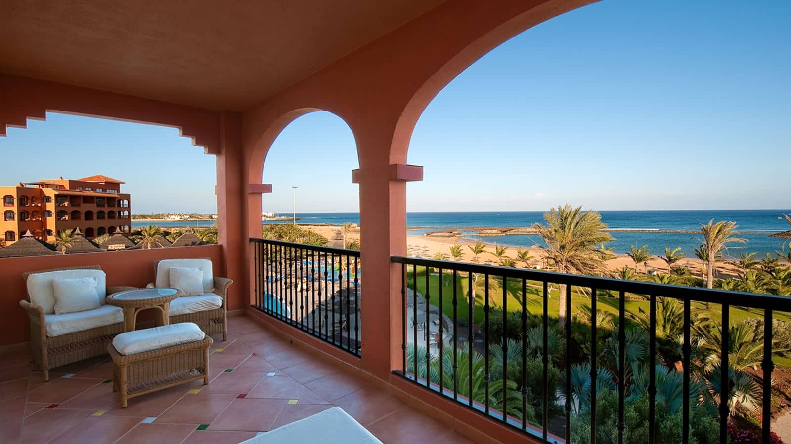 rooms-junior-suite-deluxe-sea-view-balcony-or-terrace