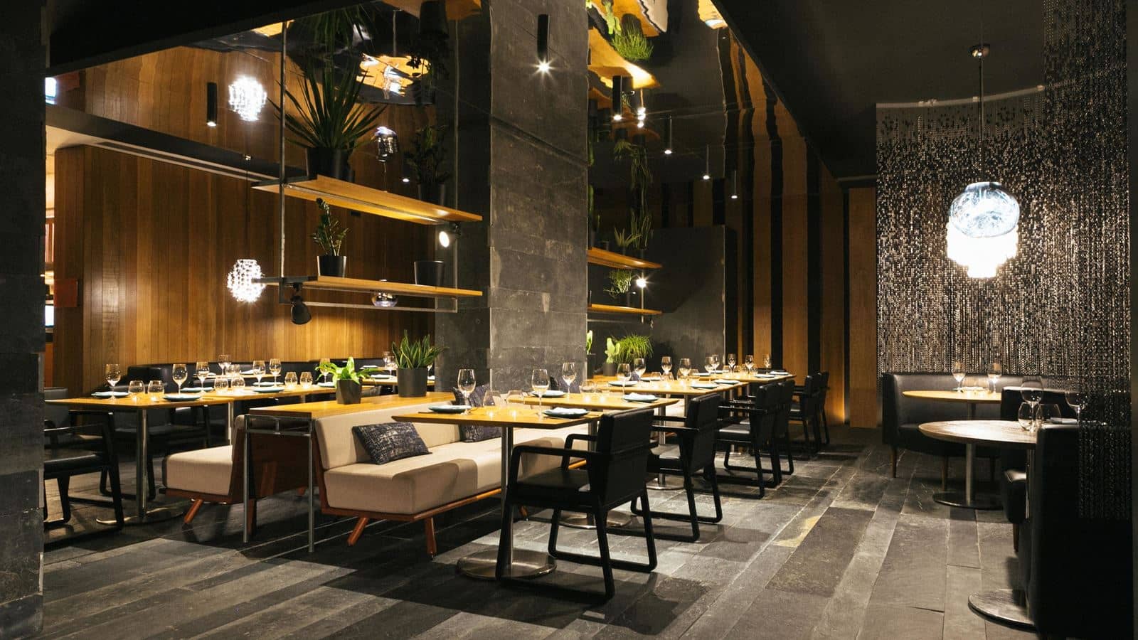restaurants-sens-kitchen-patio-garden
