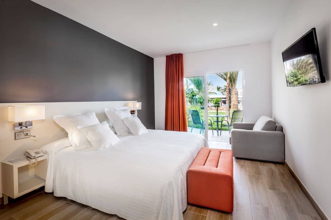 rooms-double-room-balcony-or-terrace