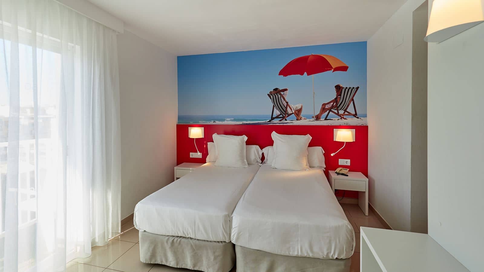 rooms-db--twin-room-balcony-or-terrace