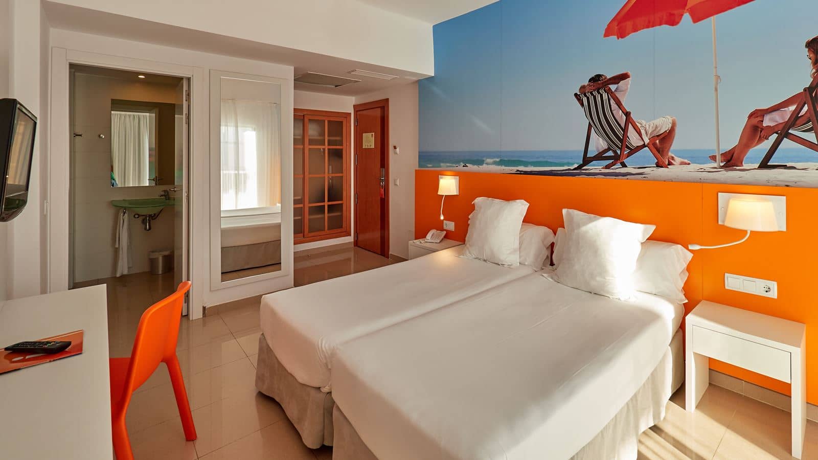 rooms-db--twin-room-balcony-or-terrace