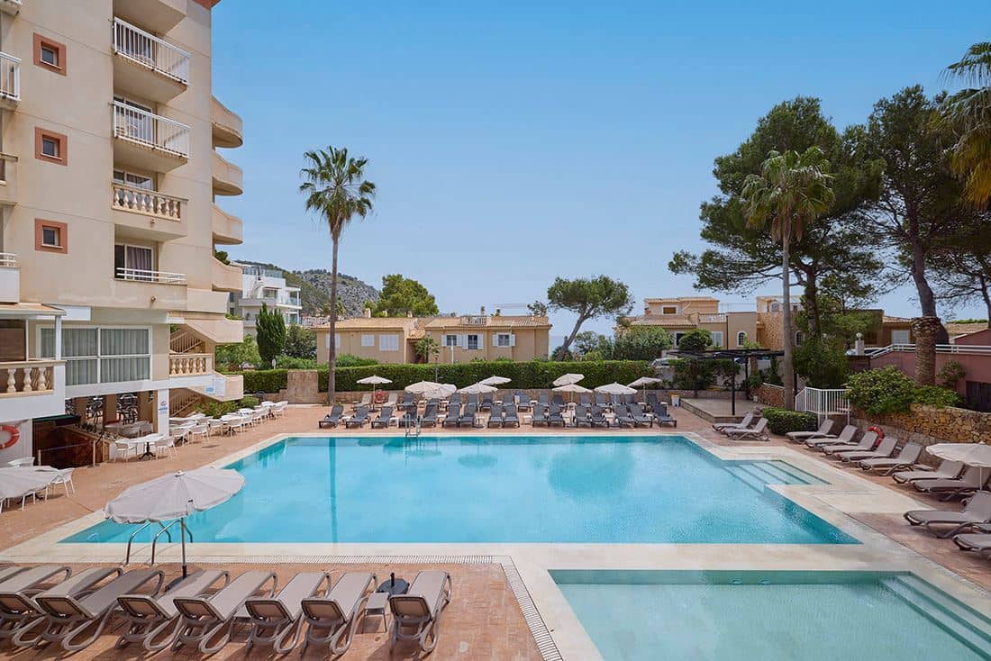 pools-outdoor-pool