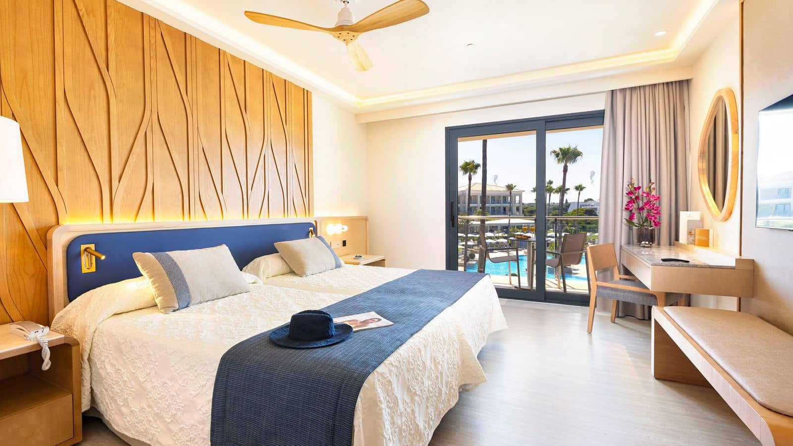 rooms-double-side-sea-view-room