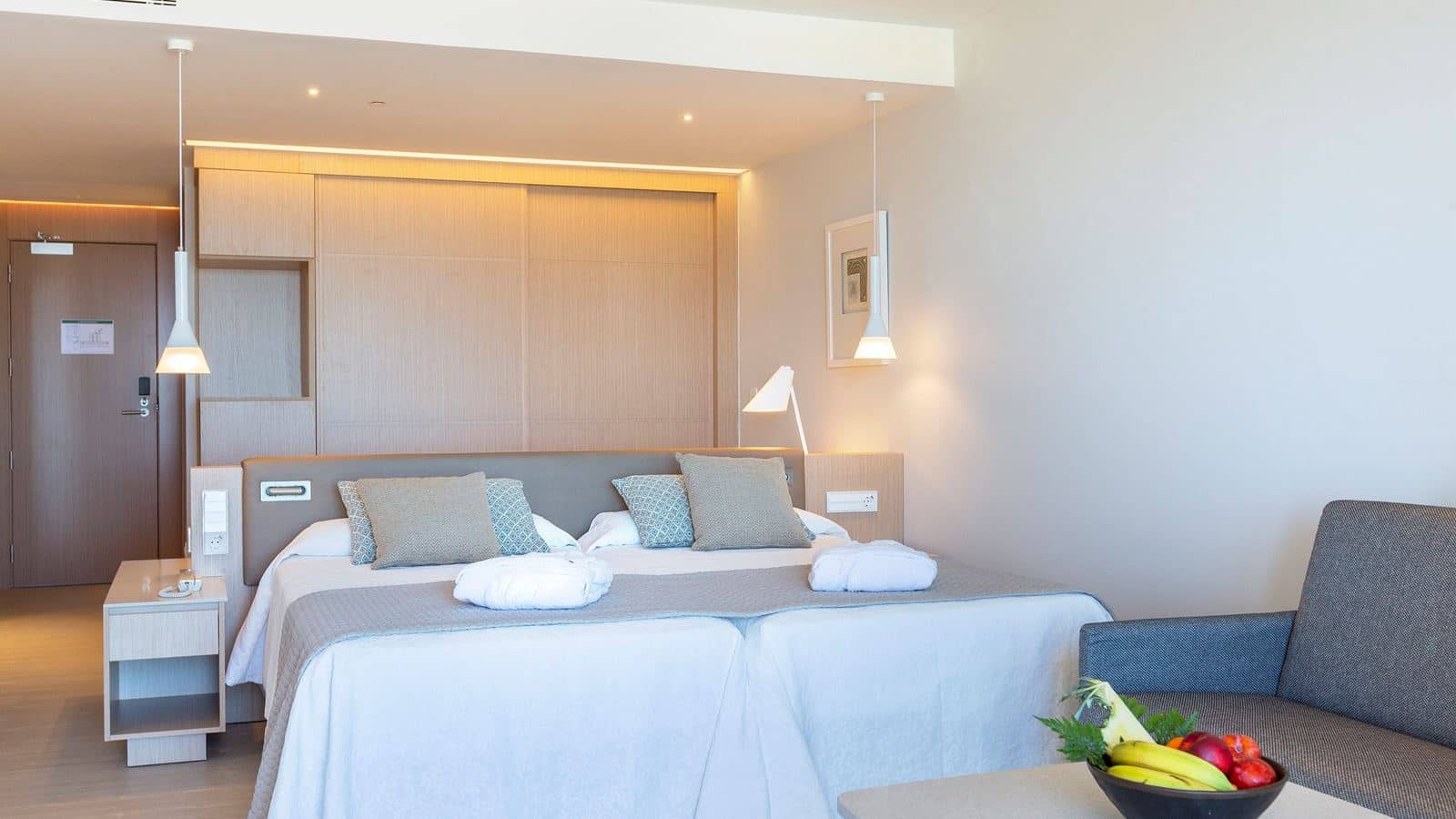 rooms-family-room
