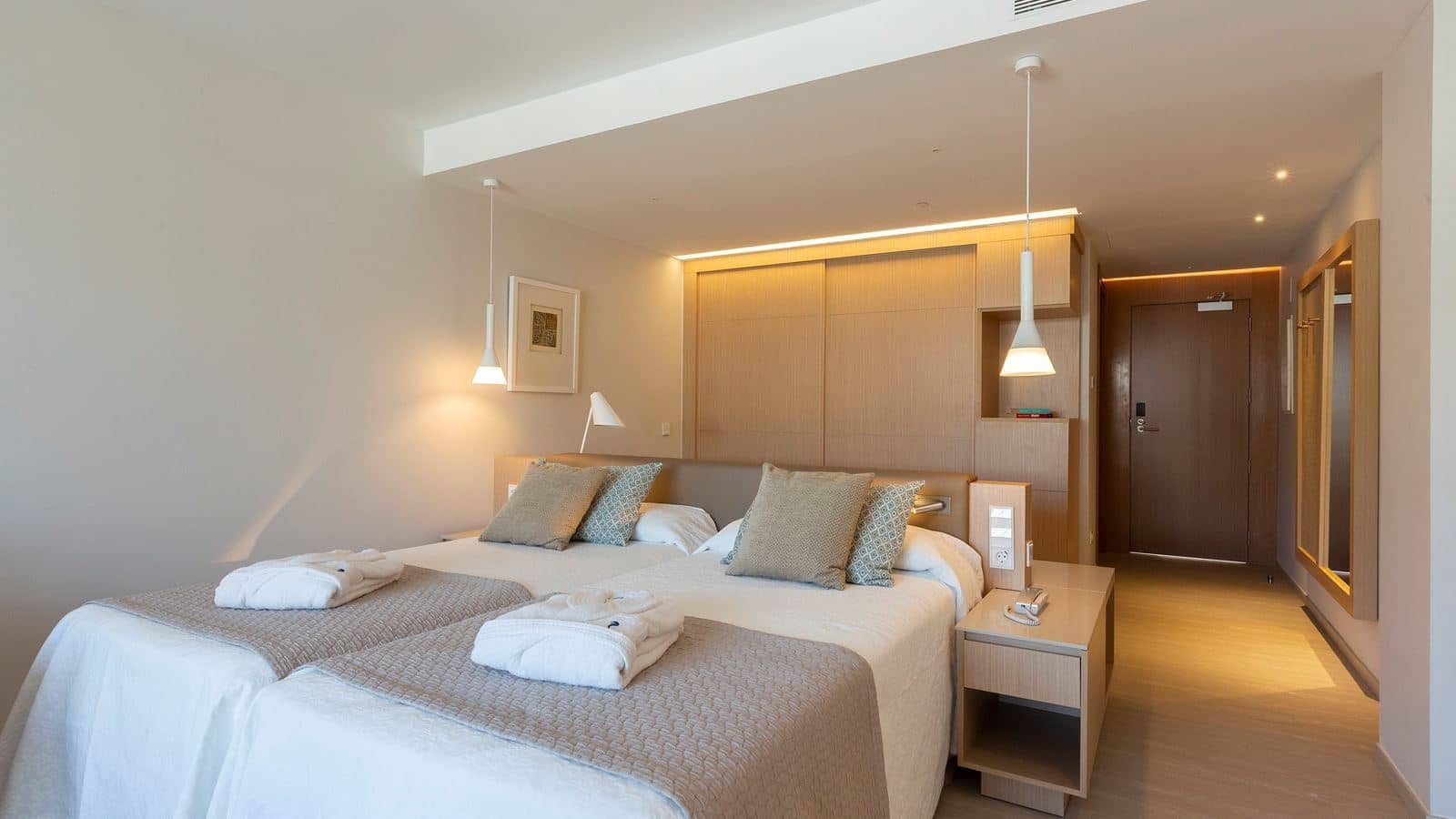 rooms-family-room