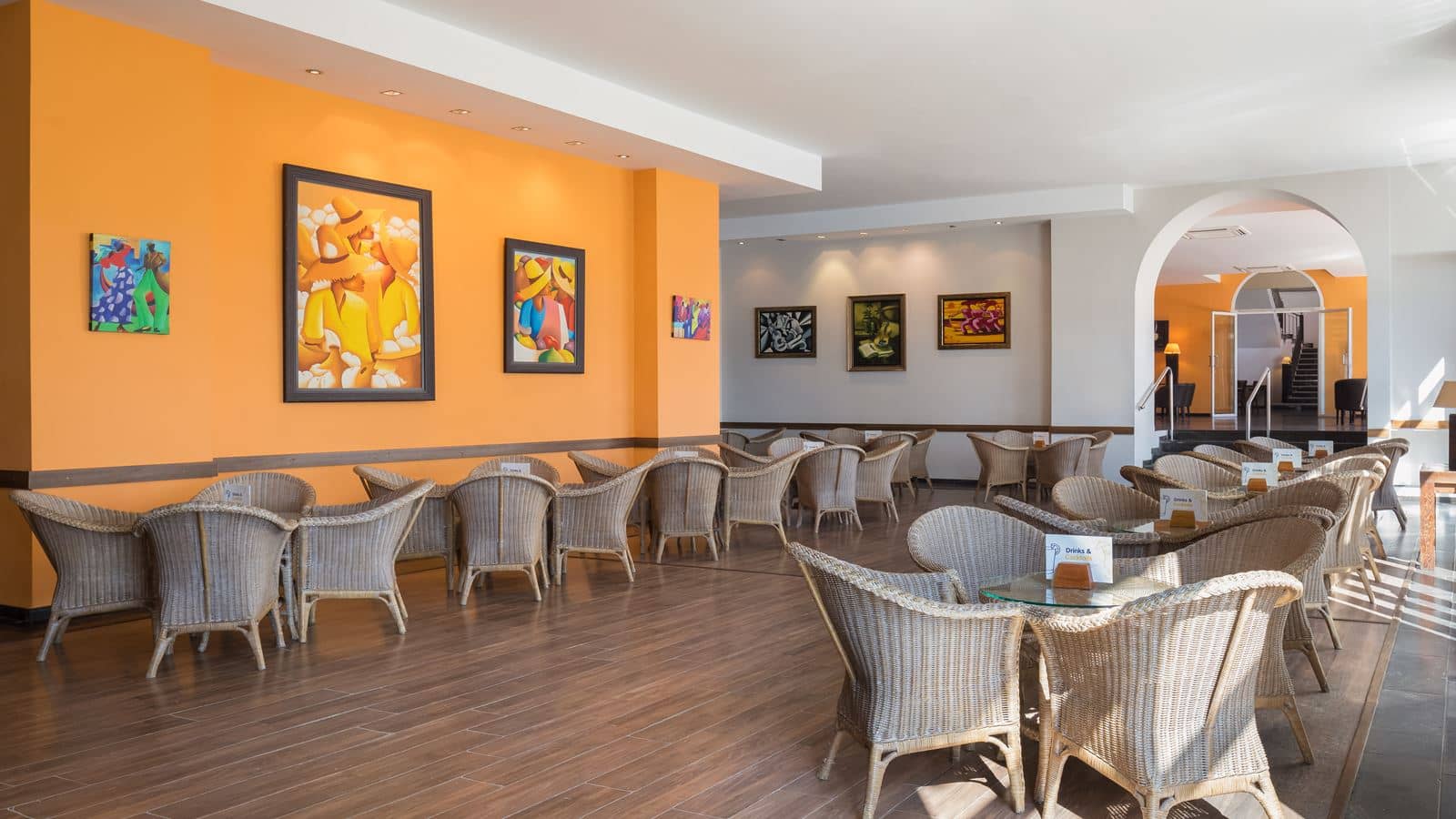 bars-main-bar