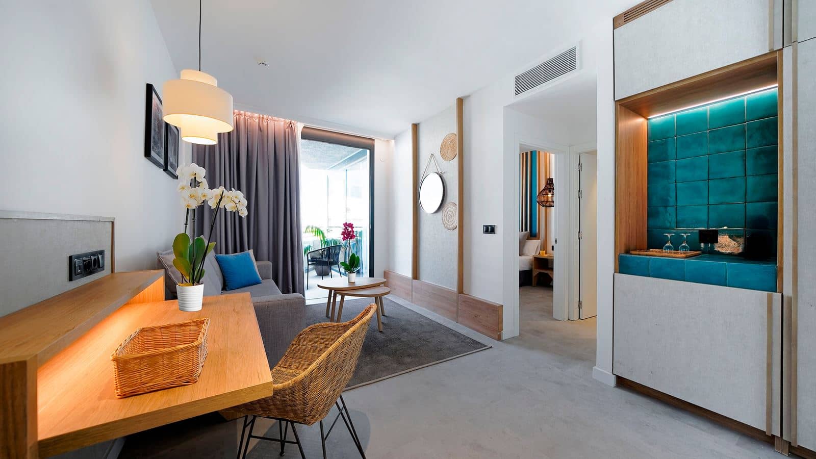 rooms-suite-single-use-with-balcony-or-terrace