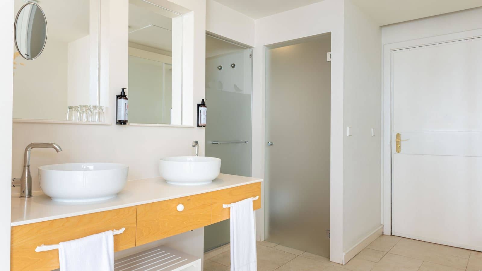 rooms-double-priority-location-sea-view