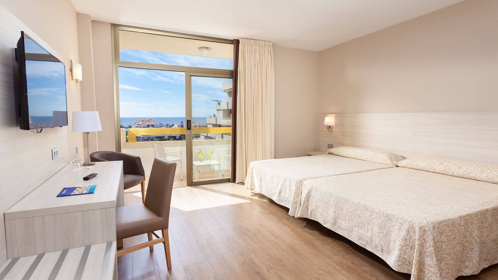 rooms-senator-room