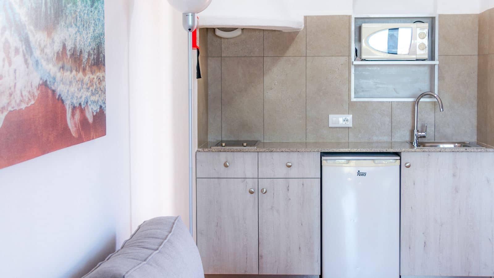 rooms-al--1-bedroom-apartment-superior-lateral-sea-view-balcony-or-terrace