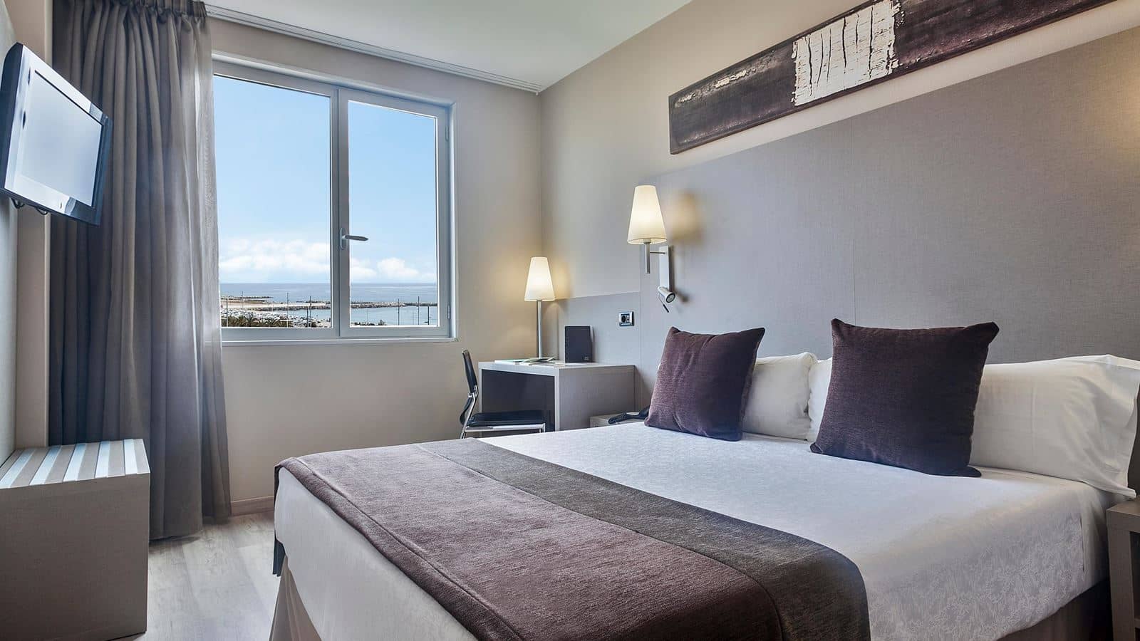 rooms-double-room-with-rollawaybed