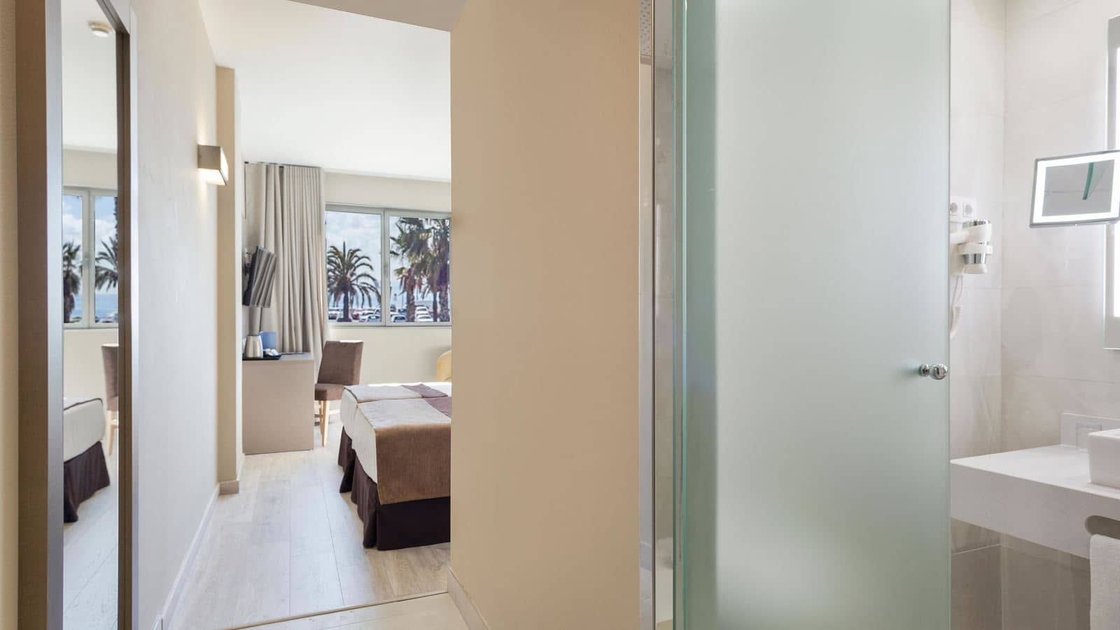 rooms-business-garden-view