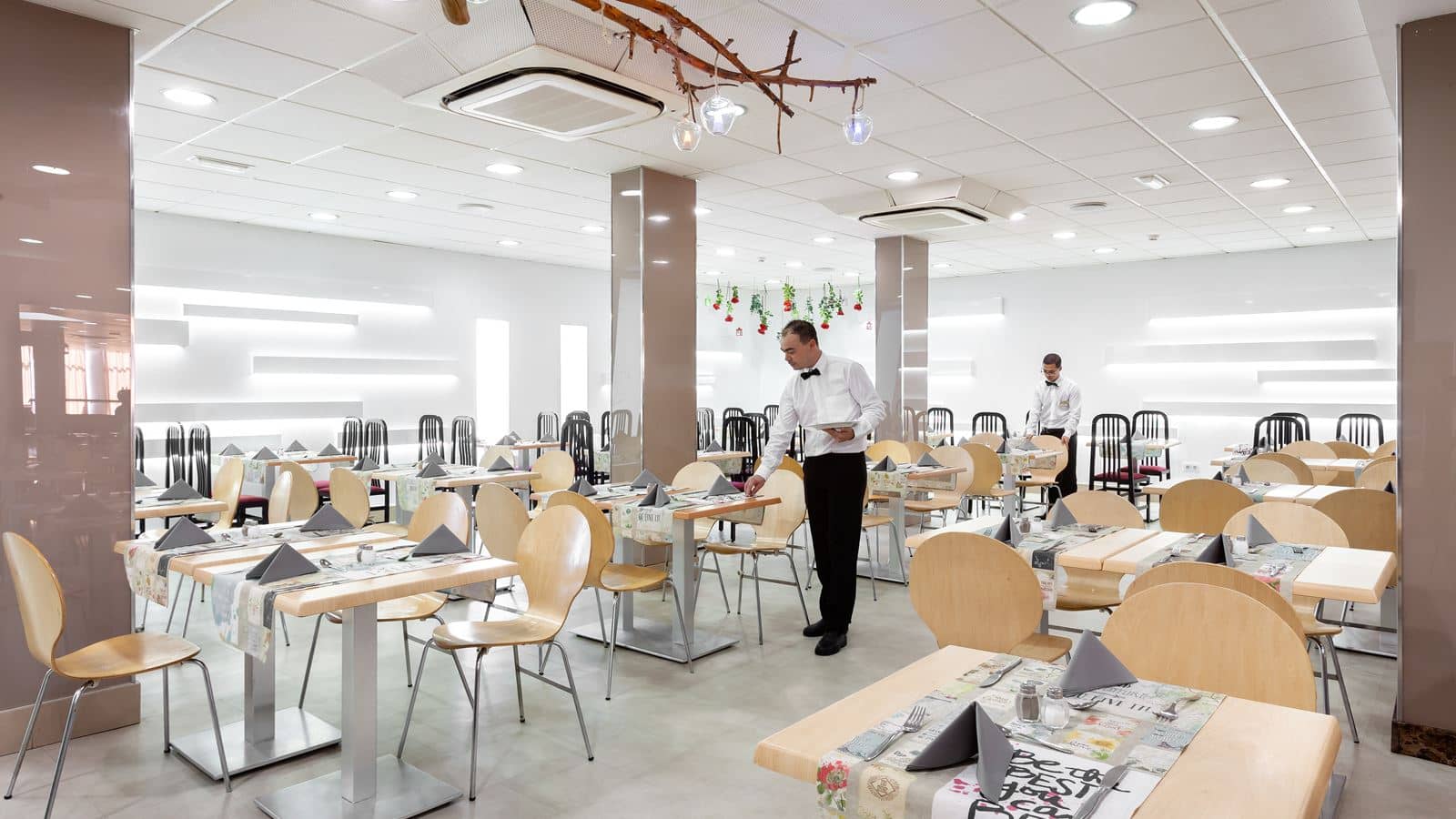 restaurants-restaurant