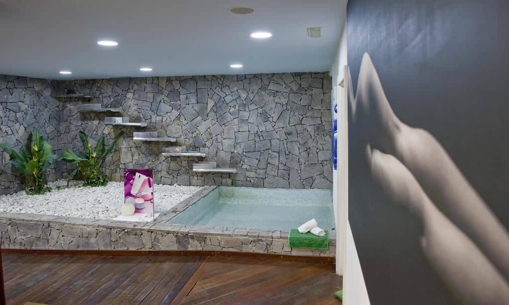 pools-indoor-pool
