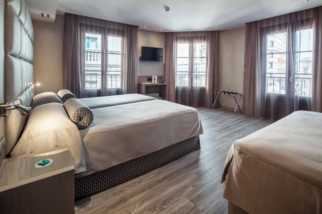 rooms-standard-room