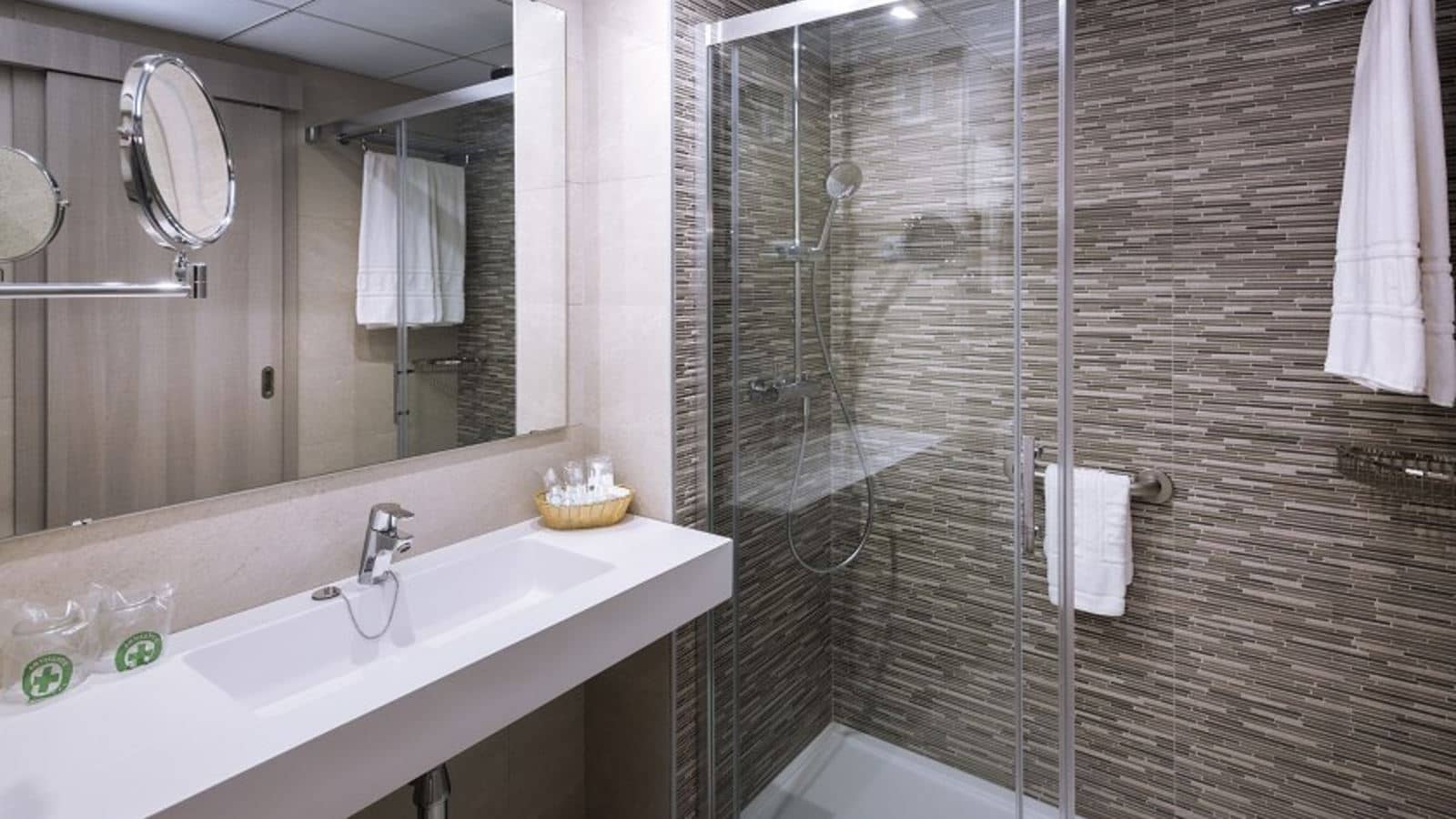 rooms-double-standard-room-balcony-or-terrace