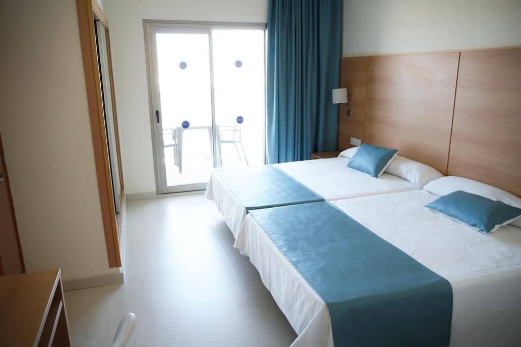rooms-double-standard-room-balcony-or-terrace