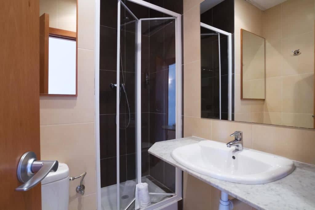 rooms-family-room