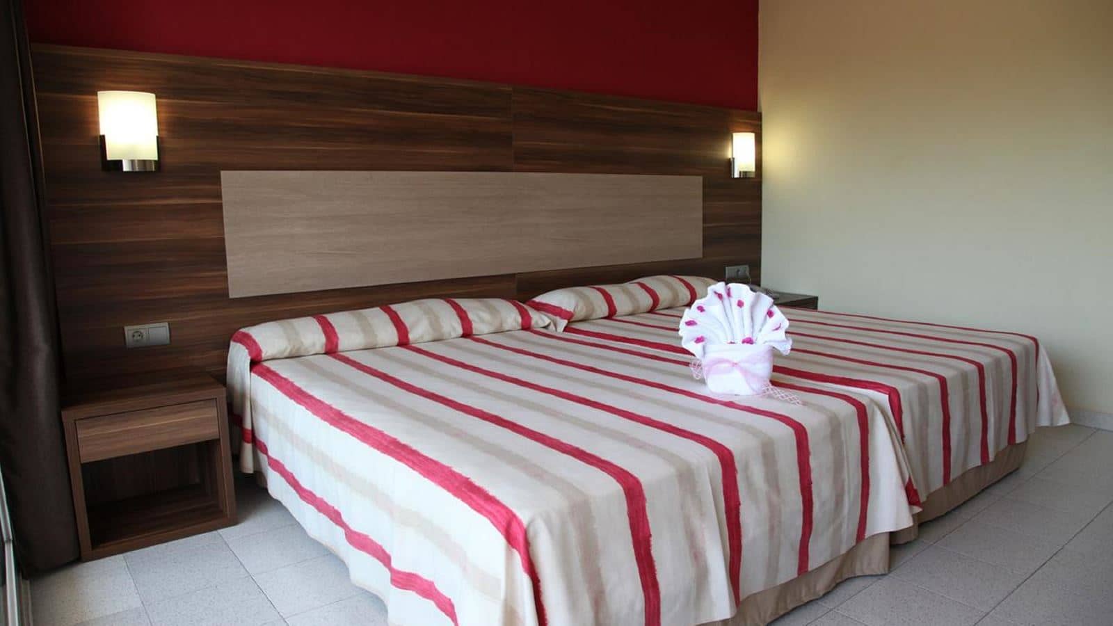 rooms-double-standard-room-balcony-or-terrace