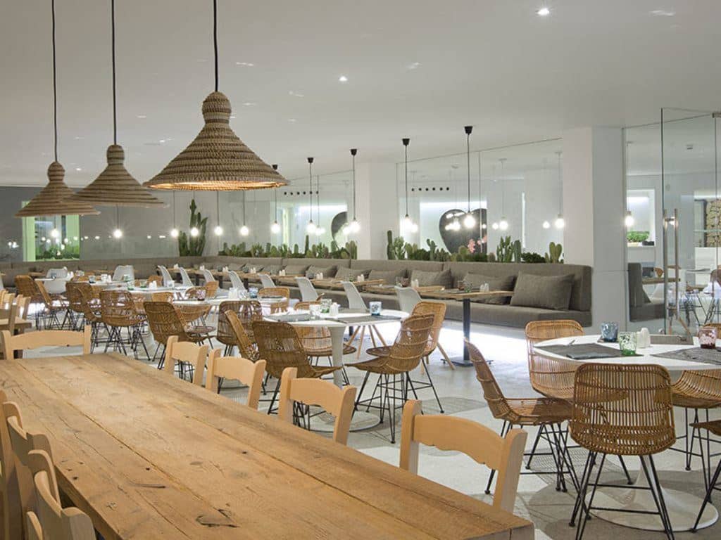 restaurants-snacks-at-the-bar
