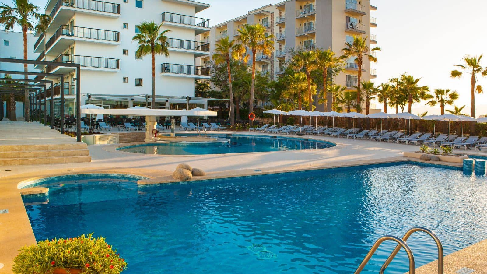 pools-outdoor-pool