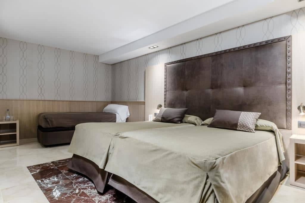 rooms-triple-room